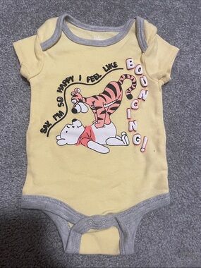 Disney Yellow Winnie the Pooh & Tigger Bouncing Baby Bodysuit with Gray Trim
